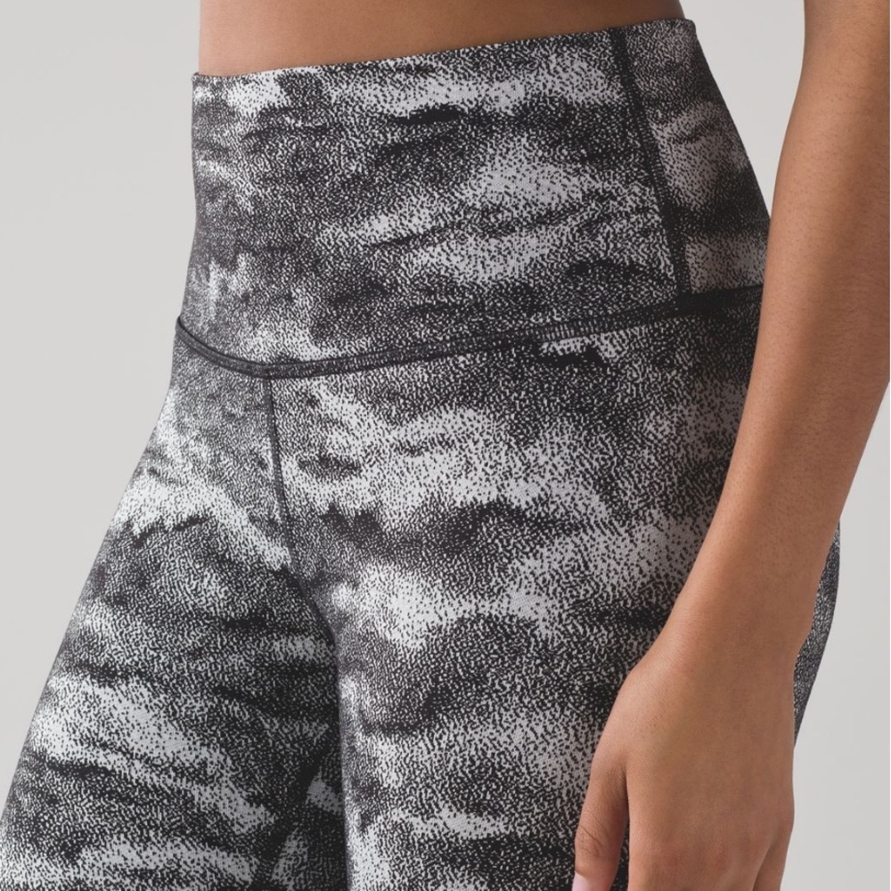 FINAL NEW Lululemon Wunder Under Crop Hi-Rise Luon Hazy Days - Picture 6 of 8